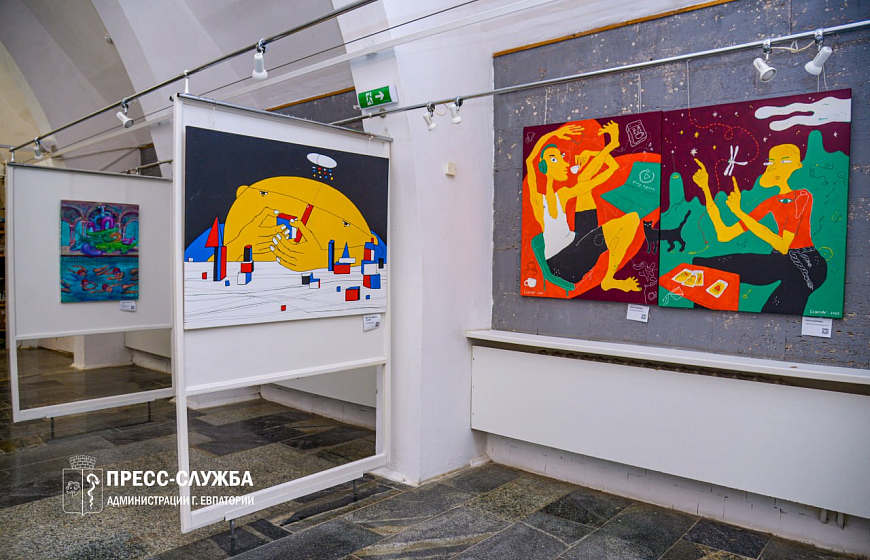 В галерее актуального искусства «Ха-Ра-Шо» открылась выставка участников арт-резиденции «Берег» под названием «Траектория случайностей»